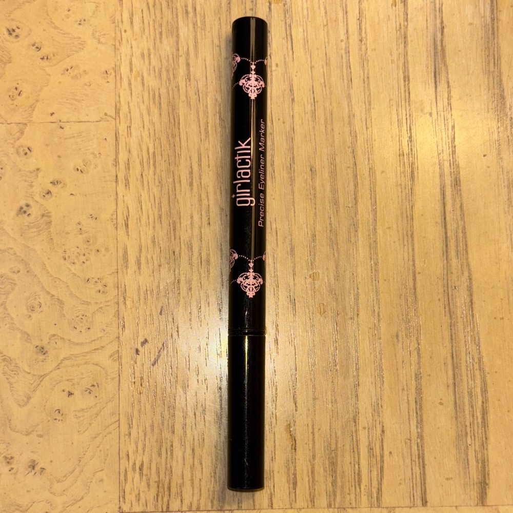 Girlactik-Precise Eyeliner Marker - Black